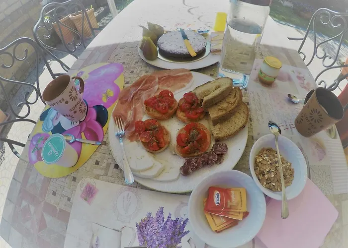Milena Bed & Breakfast 3*